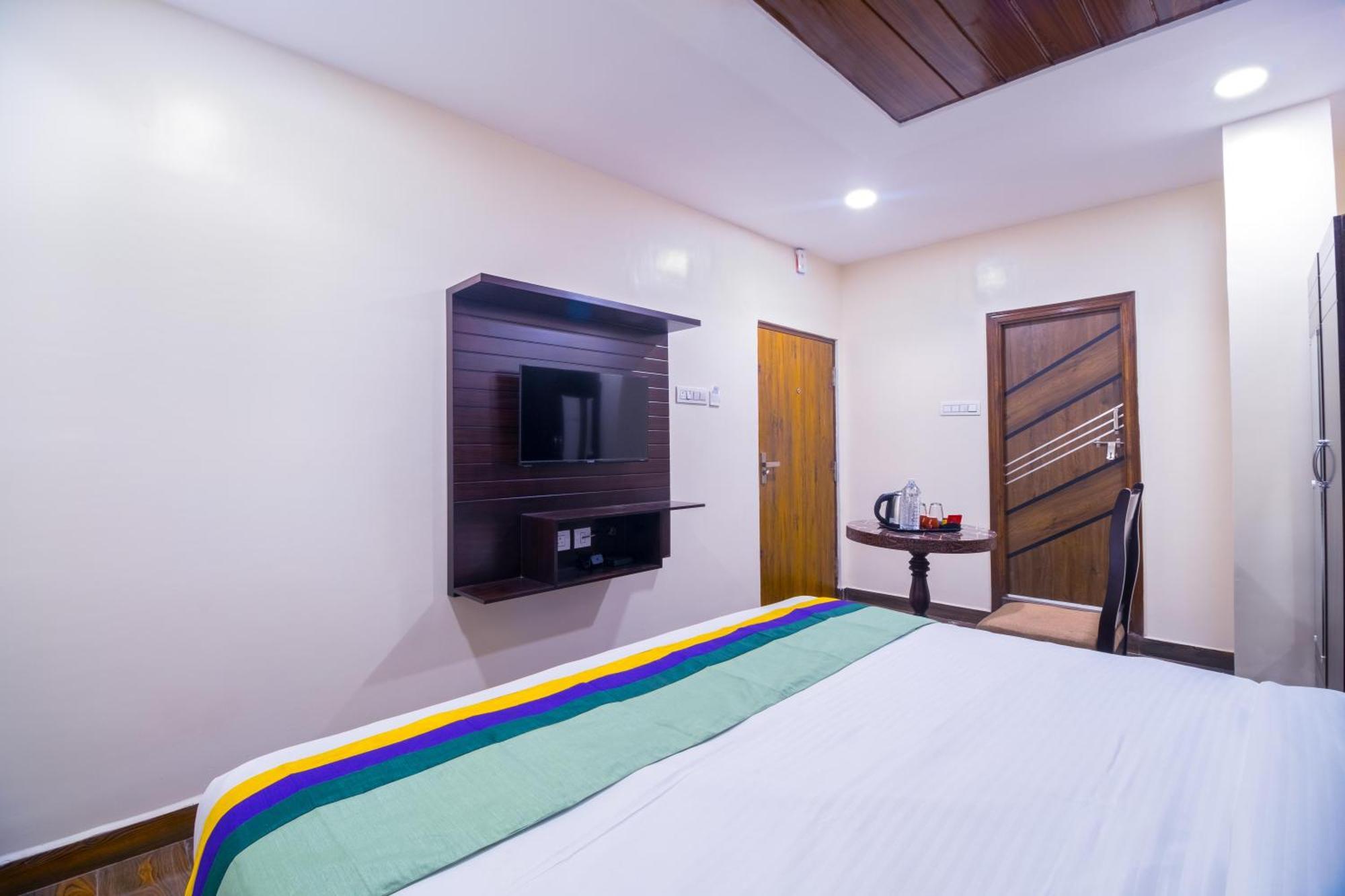 Treebo The Address Inn Mehdipatnam 하이데라바드 외부 사진